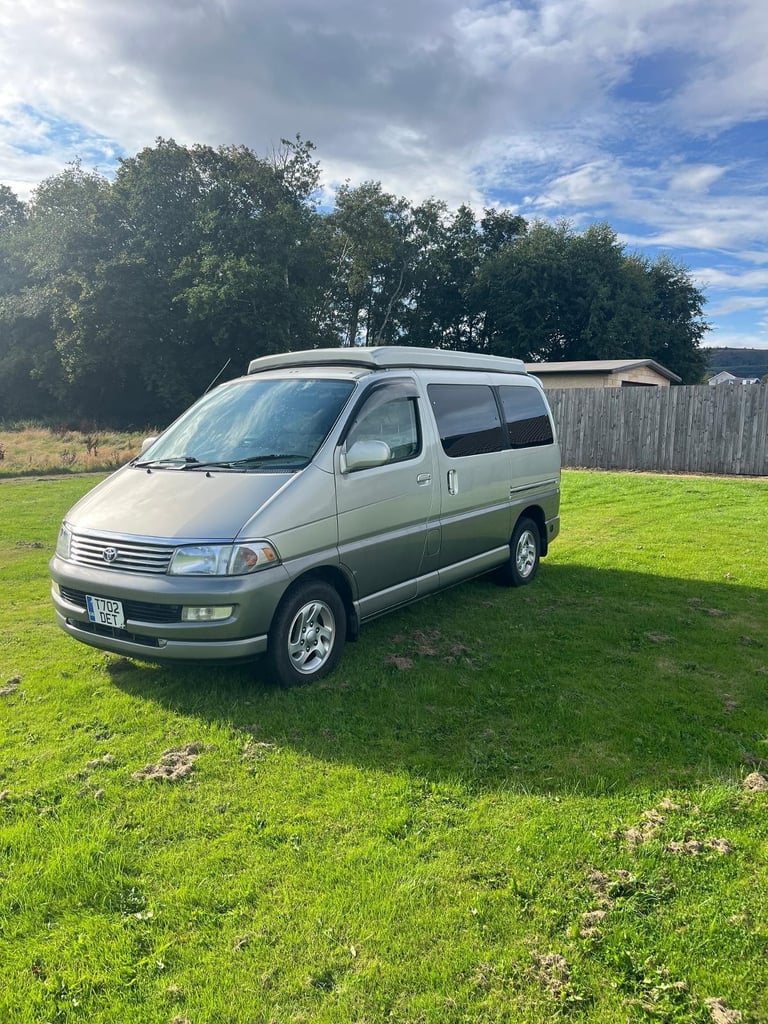 Toyota Hi-ace regius 