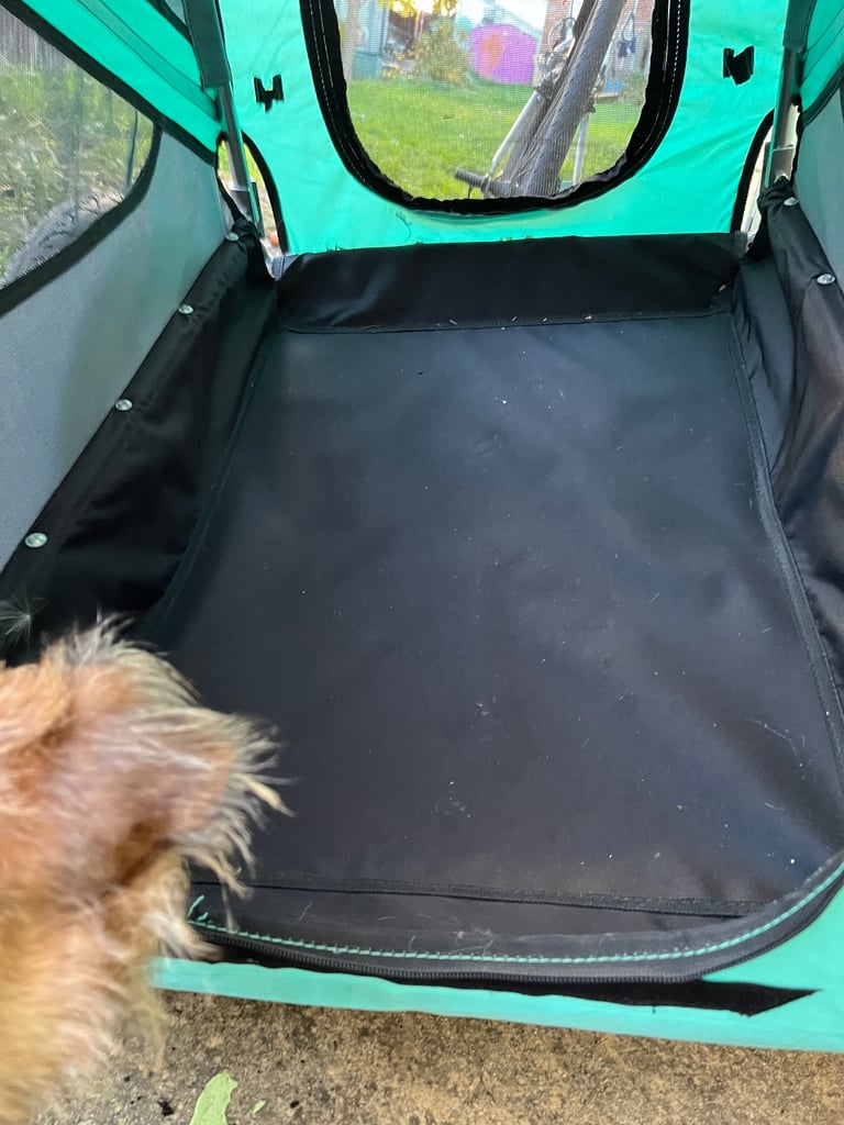 Pet trailer for bicycle