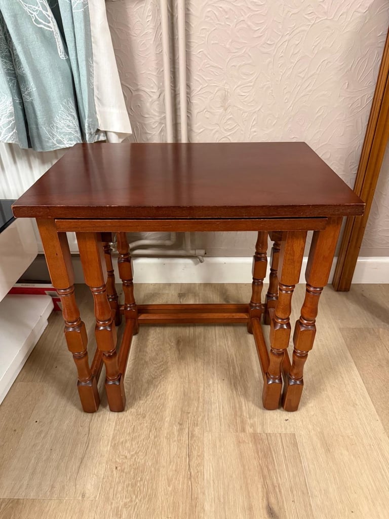 2 nesting table 