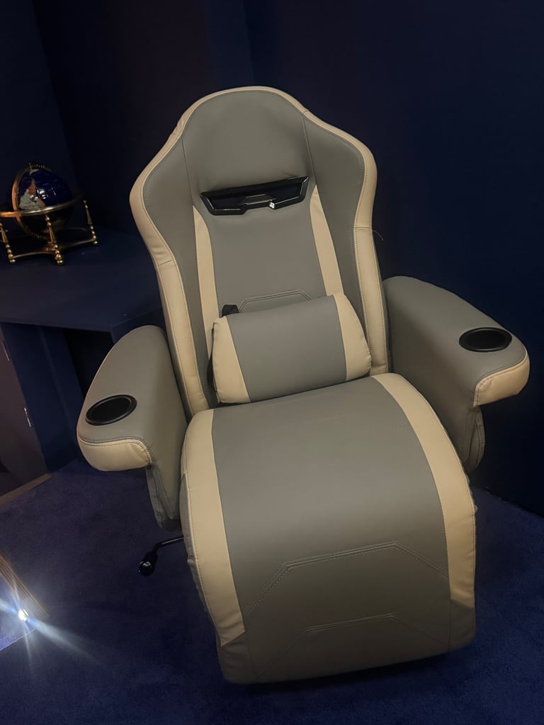image for 2 x Recliner Chairs 