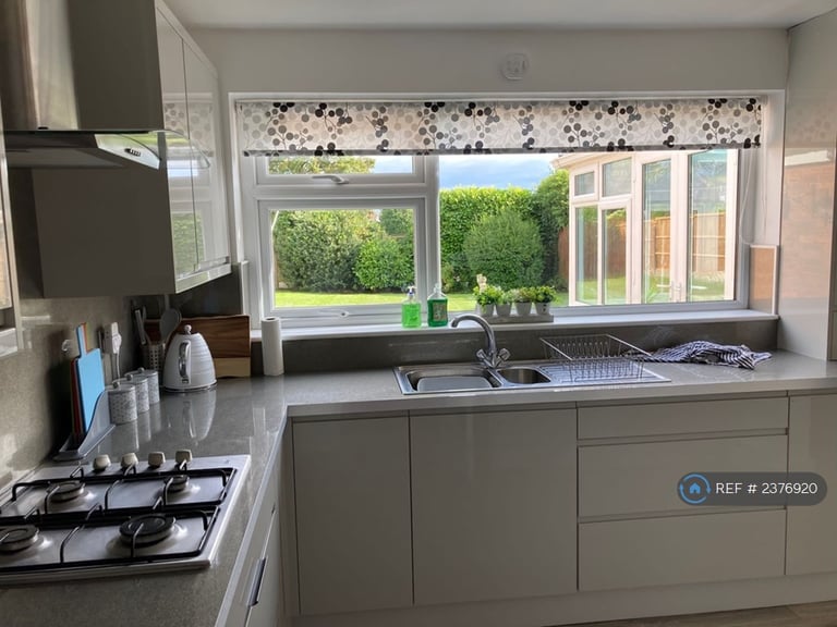 3 bedroom house in The Roundmeade, Maghull, L31 (3 bed) (#2376920)