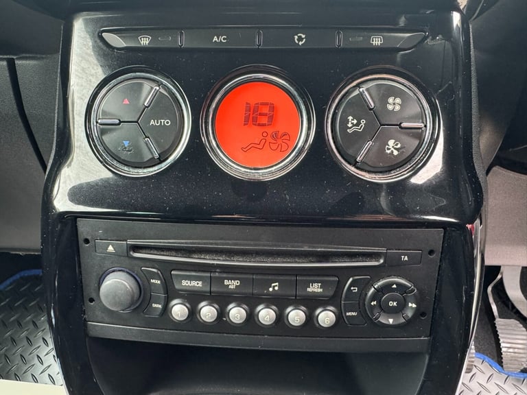 2015 Citroen DS3 1.6 e-HDi Airdream DStyle Plus 3dr HATCHBACK Diesel Manual