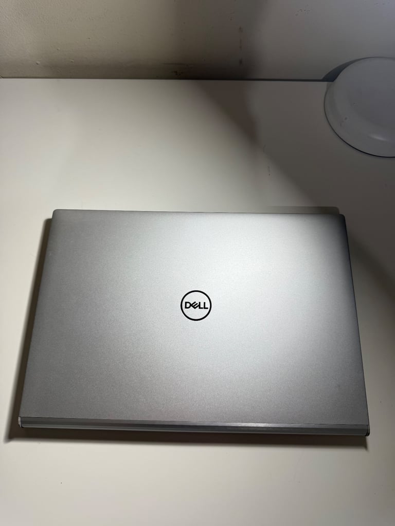 Dell Inspiron Intel Core i7 1165G7,16gb ram,1TB nvme,Nvidia Mx 350 2gb gpu,QHD+ 2K screen