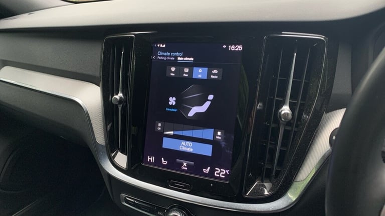 2021 Volvo S60 R-Design, B5 mild hybrid Saloon Petrol Automatic