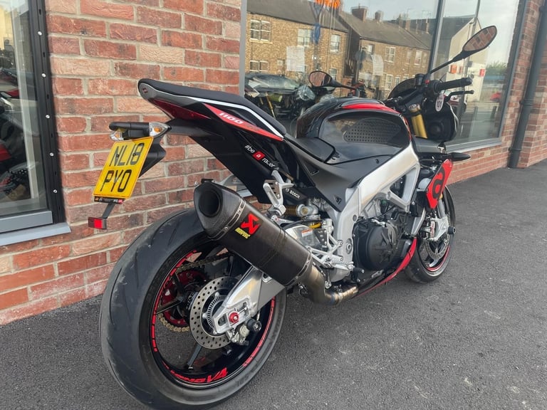 Aprilia Tuono rr 1100