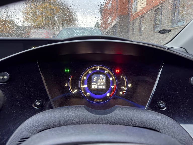 image for 🏎️ Honda Civic FN2 1.8 VTEC no 2007 – Long MOT & Great Condition!