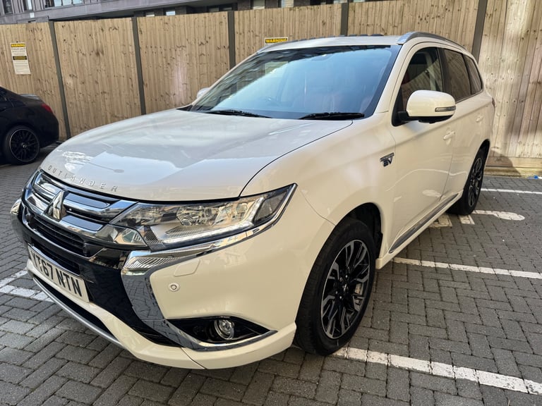 Mitsubishi, OUTLANDER, Estate, 2017, Other, 1998 (cc), 5 doors