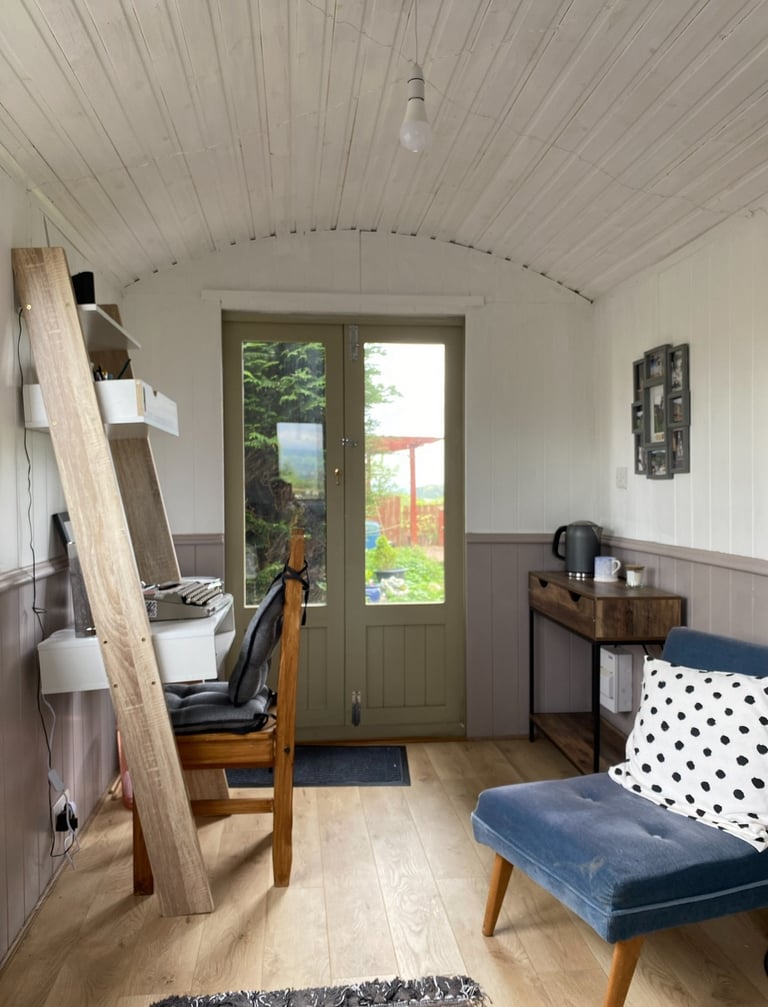 Shepherd’s Hut (incl. Delivery*)