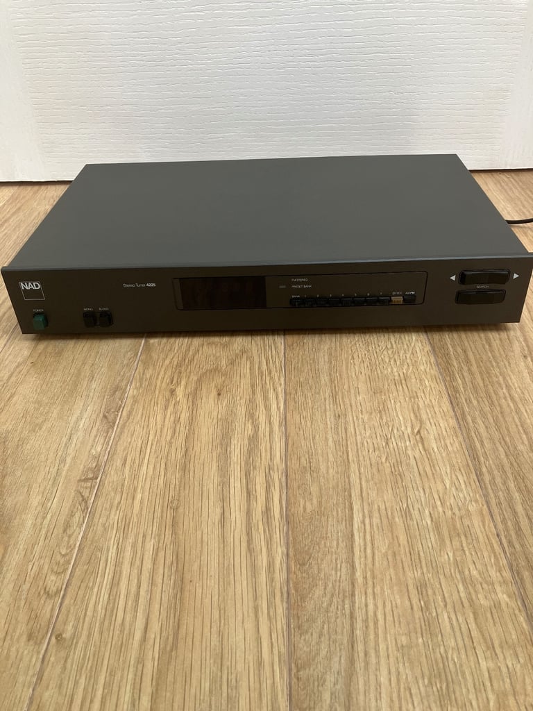 image for NAD 4225 AM/FM Stereo Tuner - hifi separate