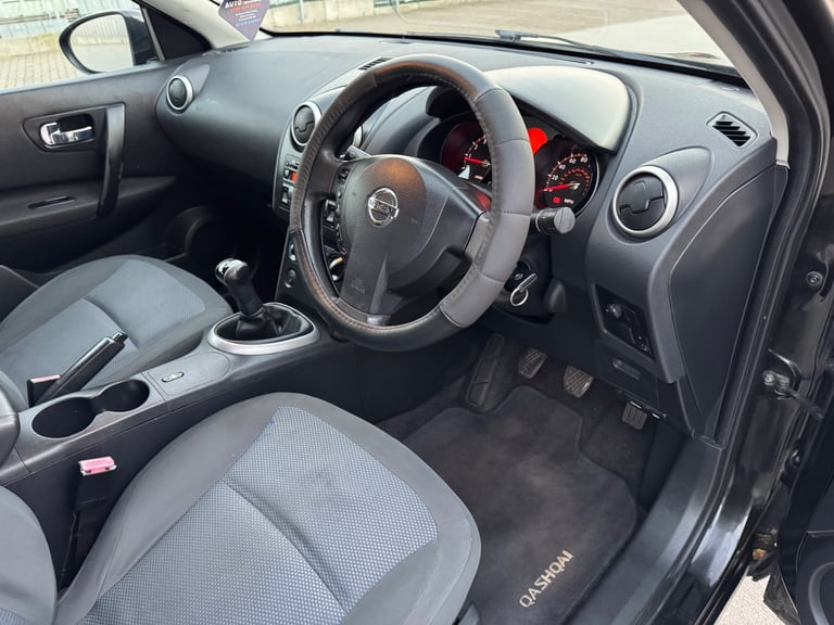 Nissan Qashqai Visia 1.6 | 12 months MOT | LEZ Compliant