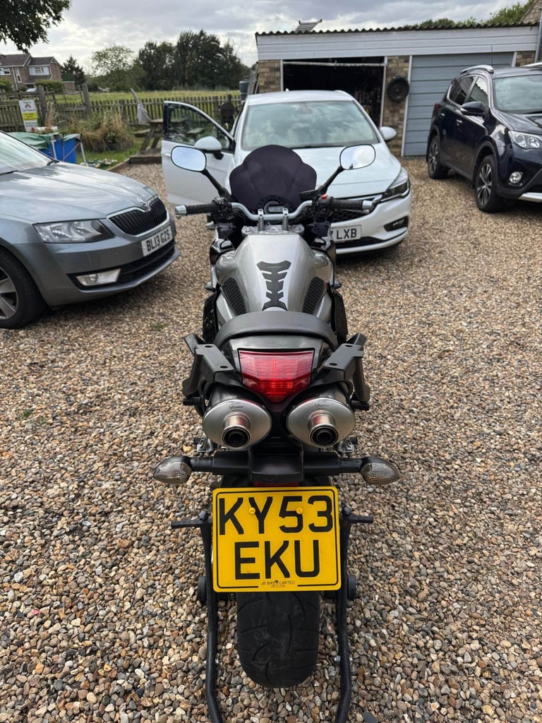 YAMAHA FZ6 
