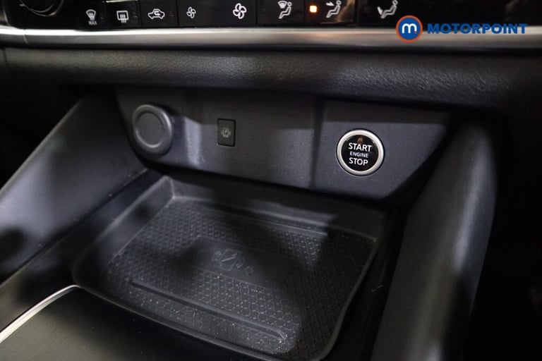 2023 Nissan Qashqai 1.3 DiG-T MH N-Connecta 5dr HATCHBACK PETROL Manual