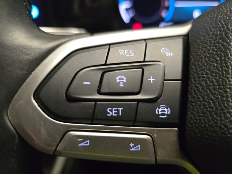 2021 Volkswagen Golf 1.5 TSI Life Hatchback 5dr Petrol Manual Euro 6 (s/s) (130 ps) - DRIVER MEM ...