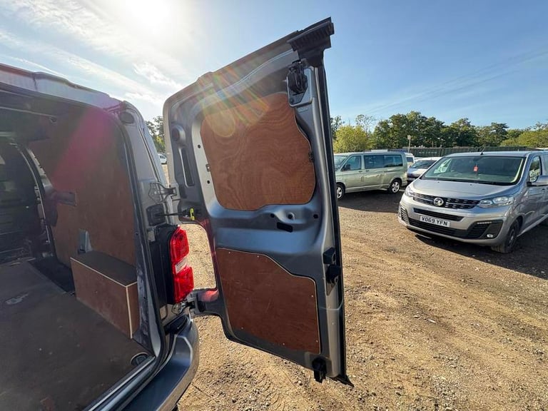 2021 Vauxhall Vivaro 2700 1.5d 100PS Sportive H1 Van PANEL VAN DIESEL Manual