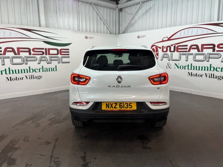 2019 Renault Kadjar 1.3 TCe Iconic SUV 5dr Petrol Manual Euro 6 (s/s) (140 ps) HATCHBACK Petrol M...
