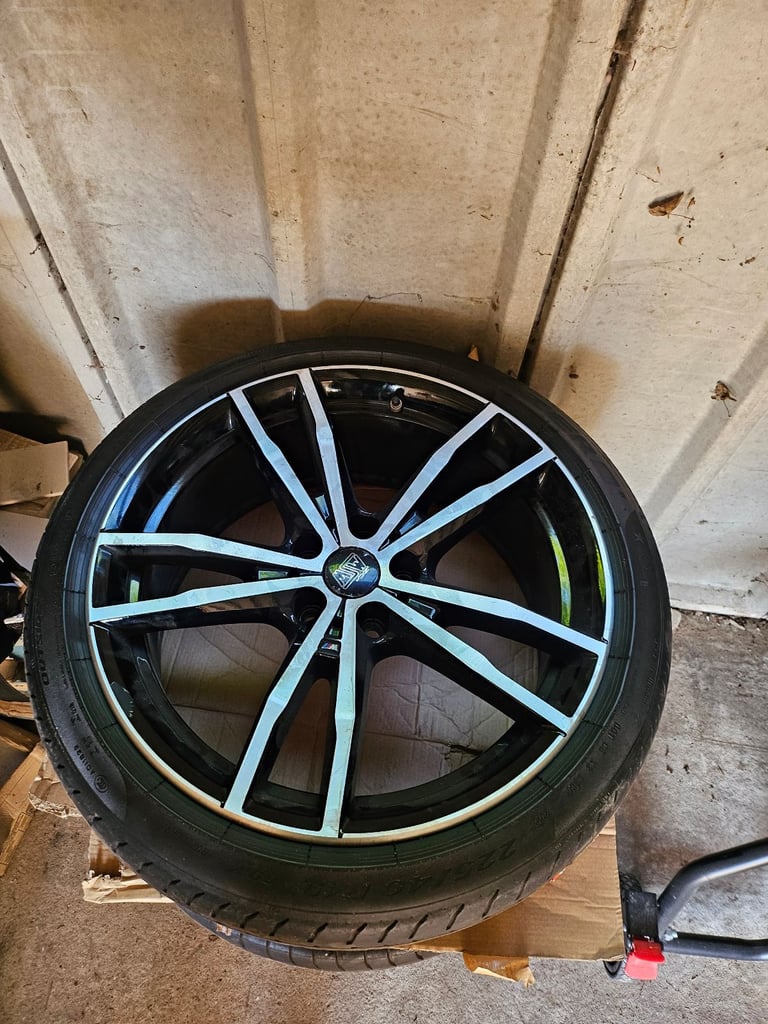 BMW G20 791M full set with tires (x 4) pristine condition no marks