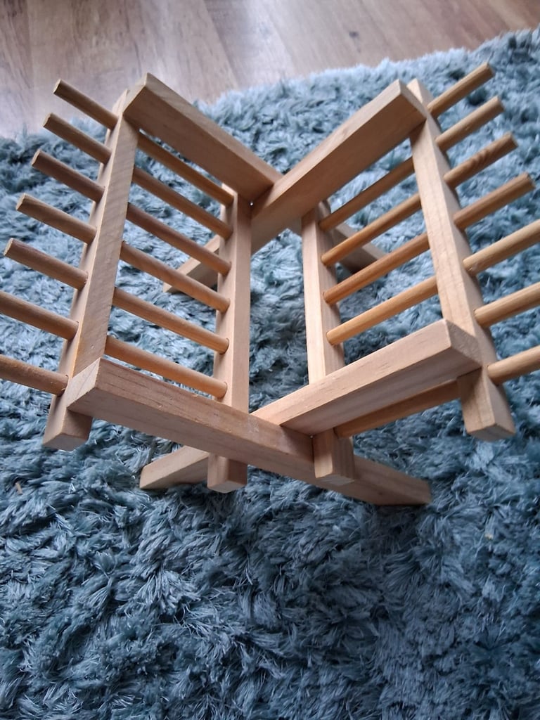 Foldable hayrack