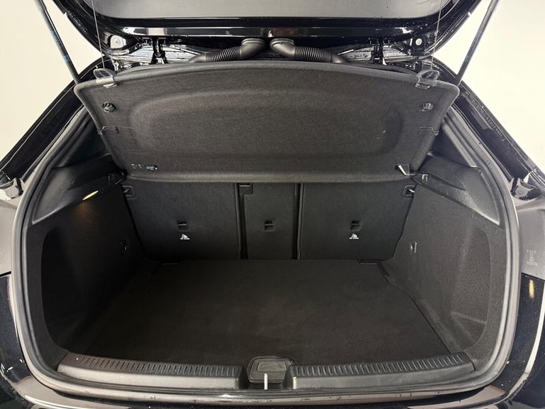  Mercedes-Benz A-Class 1.3 A180 AMG Line (Premium 2) 7G-DCT Euro 6 (s/s) 5dr Petrol Automatic