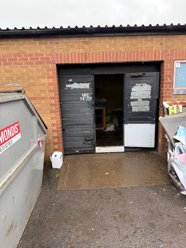 UNITS / CONTAINERS TO RENT IN WASHINGTON NE373BW 