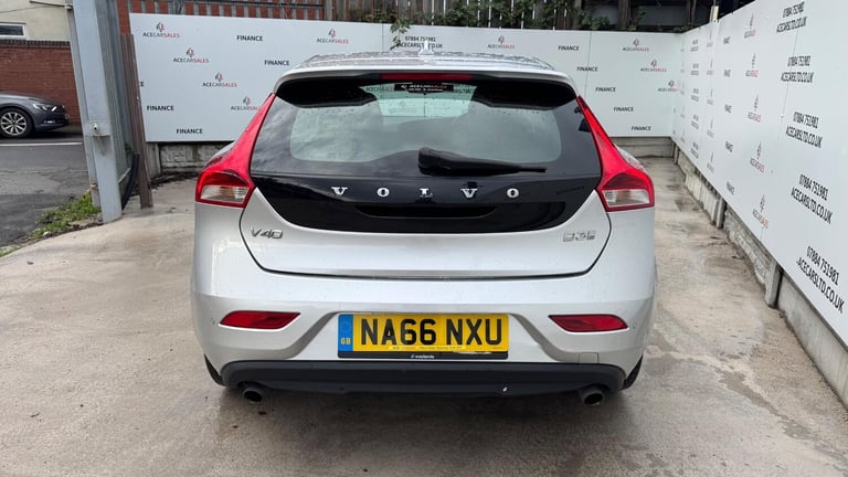 2016 Volvo V40 D3 [4 Cyl 150] Inscription 5dr Geartronic HATCHBACK DIESEL Automatic