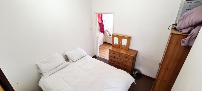 1 bed flat - Shirley - Parking - Available NOW