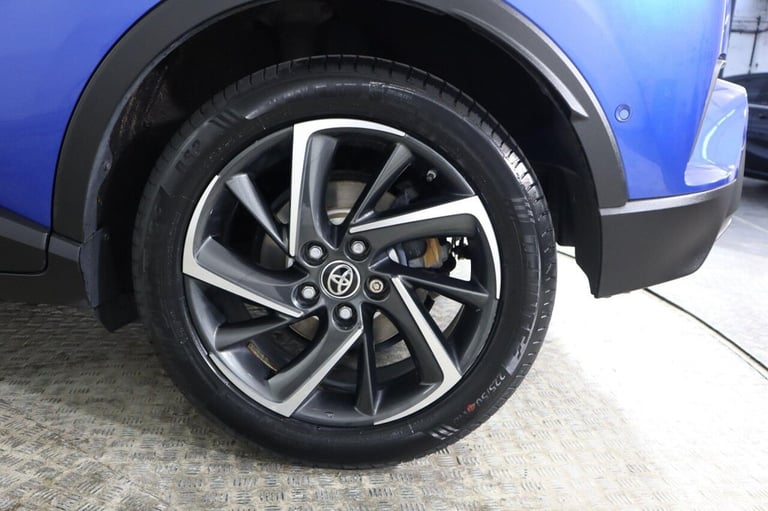 2020 Toyota C-HR 1.8 VVT-h Dynamic CVT Euro 6 (s/s) 5dr HATCHBACK PETROL/ELECTRIC Automatic
