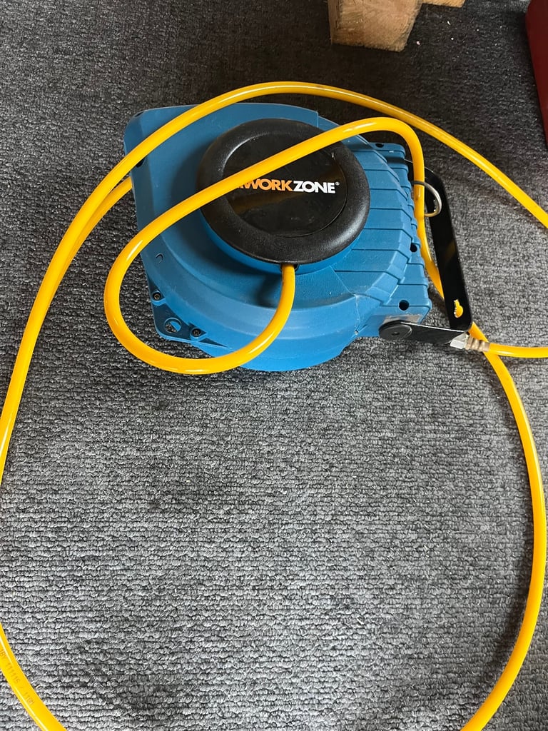 Retractable air line hose