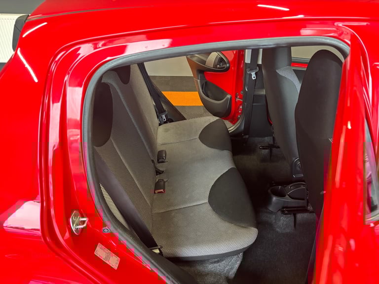 2014 Toyota AYGO 1.0 VVT-i Move with Style 5dr HATCHBACK Petrol Manual