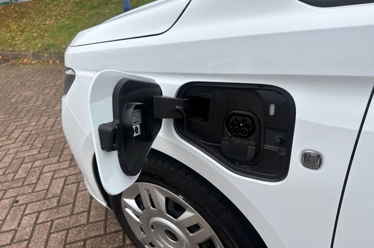 2025 Ford Transit Connect 250 Trend AUTO L2 LWB 1.5 EcoBoost PHEV 150ps, REAR PARKING SENSORS, BL...