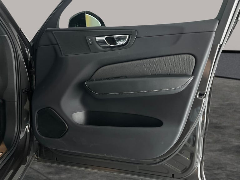 2021 Volvo XC60 2.0 T6 Recharge PHEV R DESIGN 5dr AWD Auto ESTATE PETROL/ELECTRIC Automatic