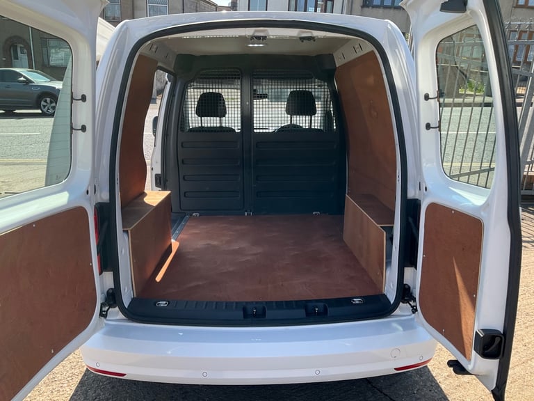 2019 VOLKSWAGEN CADDY HIGHLINE 2.0 TDI 102 BHP BLUEMOTION TECH DSG NAV PANEL VAN