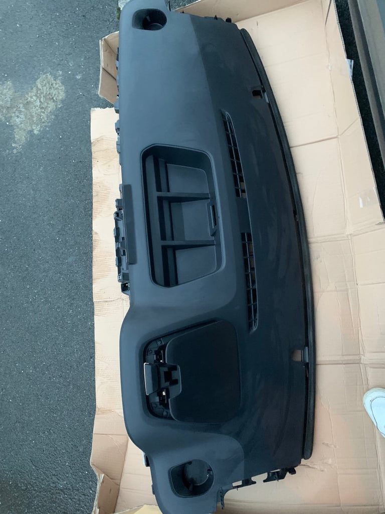 Renault traffic dash 2023.