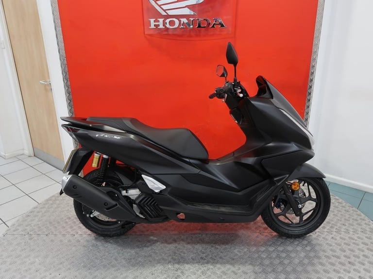 Brand new 2025 Honda PCX125 DX