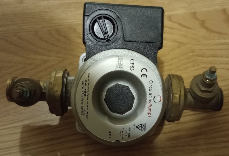 Circulating pump for central heating etc