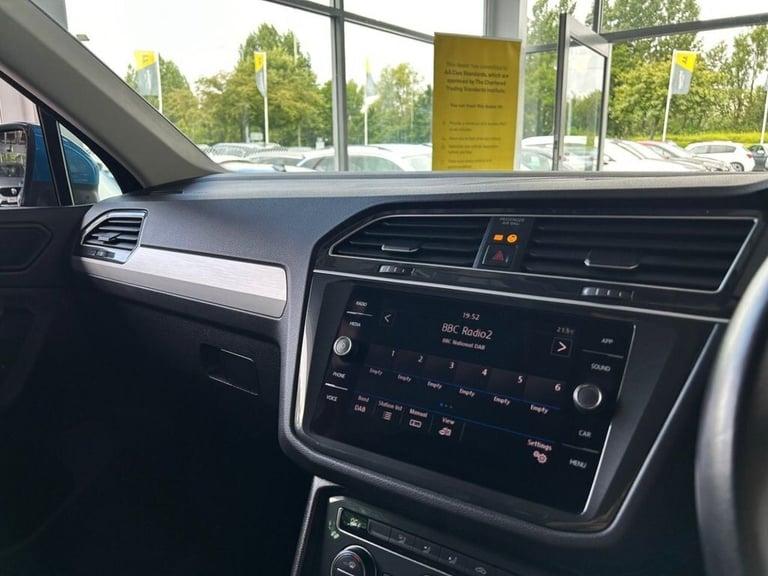 2019 Volkswagen Tiguan 1.5 TSI EVO SE SUV 5dr Petrol Manual Euro 6 (s/s) (130 ps) 2 FORMER OWNERS...