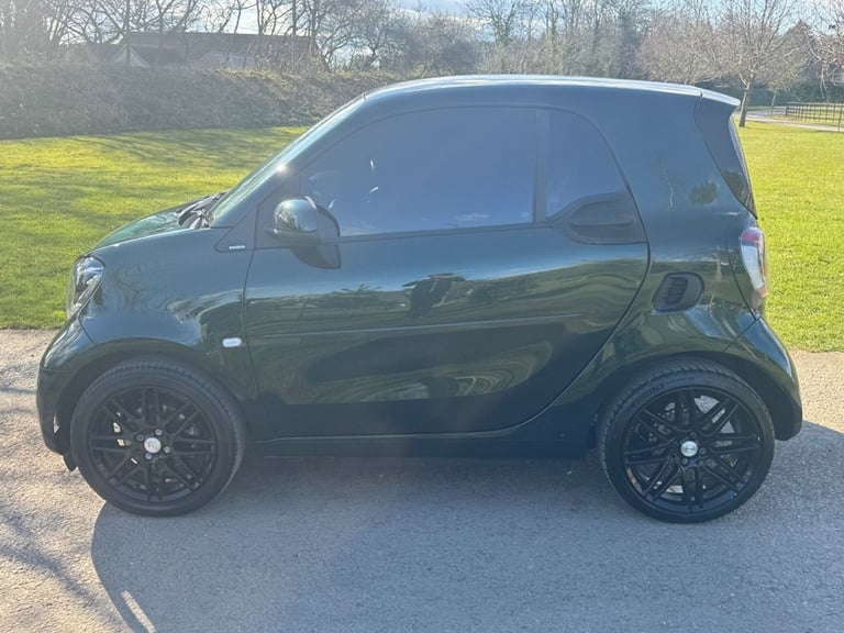 2021 SMART FORTWO 17.6KWH RACING GREEN EDITION COUPE 2DR ELECTRIC AUTO (22KW CHA