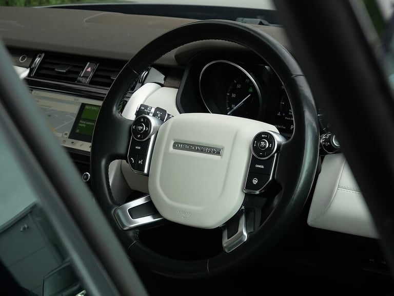 2017 Land Rover Discovery 3.0 TD6 HSE 5dr Auto ESTATE DIESEL Automatic