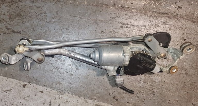 Honda Insight Front Wiper Motor And Linkage 2010