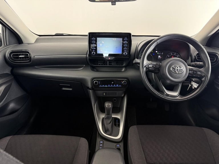 2022 Toyota Yaris 1.5 VVT-h Icon E-CVT Euro 6 (s/s) 5dr Hatchback PETROL/ELECTRIC Automatic