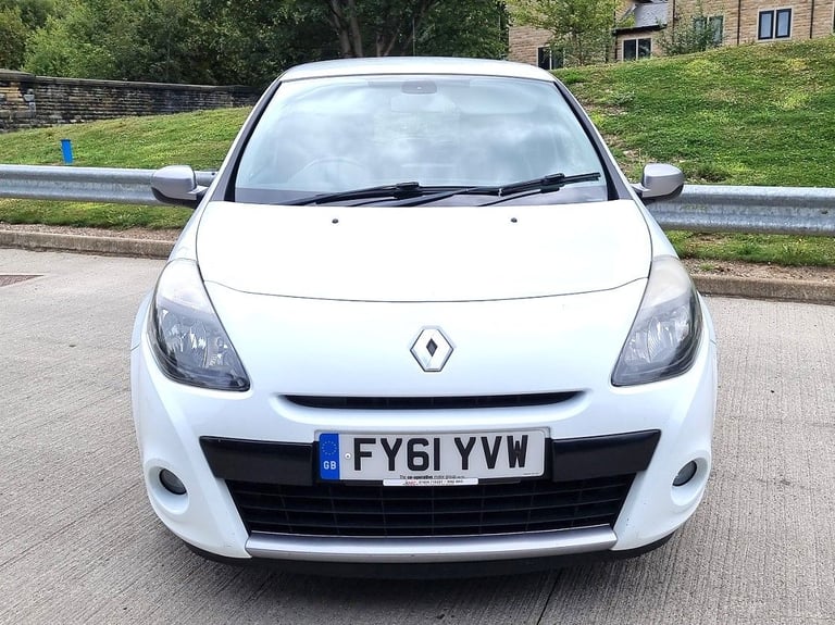 Cheap Renault Clio 1.2 Low Insurance 3Dr Full Service History Low Tax (CORSA FIESTA AYGO A3)