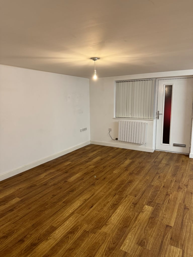 2 bed flat for rent 