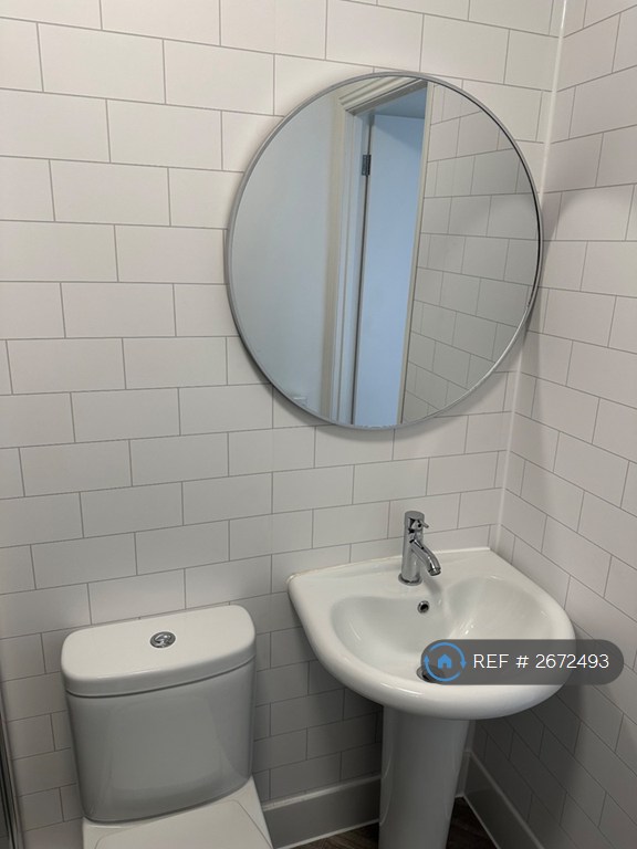 3 bedroom flat in Waterloo Street, Plymouth, PL4 (3 bed) (#2672493)