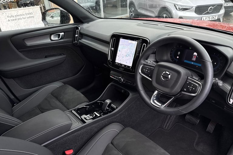 2022 Volvo XC40 2.0 B4 MHEV Plus SUV 5dr Petrol Hybrid DCT Auto AWD Euro 6 (s/s) (197 ps) ESTATE ...