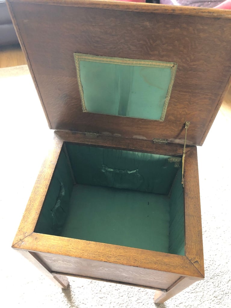 image for Sewing box vintage style / side table