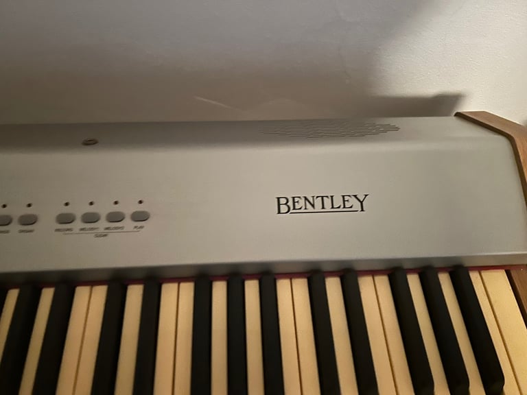 PDP220 Digital Piano £75.00  VG Condition Ashley Nr Altrincham. 