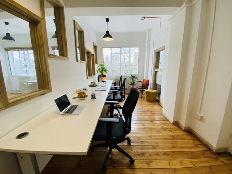  Office | Creative Space | Beauty Room | Workspace | Commercial unit in Leytonstone East London E10 