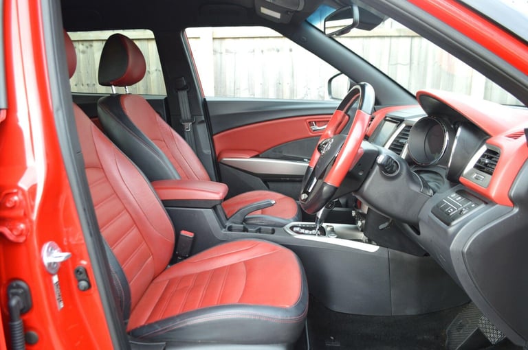 2017 Ssangyong Tivoli 1.6 ELX 5dr Auto HATCHBACK PETROL Automatic