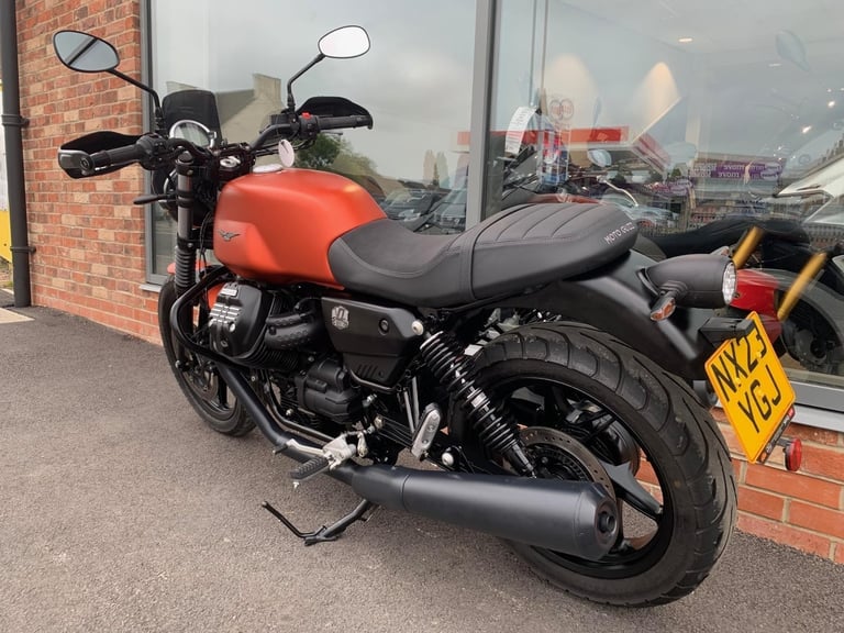 Moto Guzzi V7 STONE - ONE OWNER - 2 YEAR WARRANTY