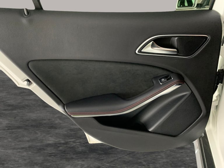 2019 Mercedes-Benz GLA GLA 180 AMG Line Edition 5dr Auto ESTATE PETROL Automatic