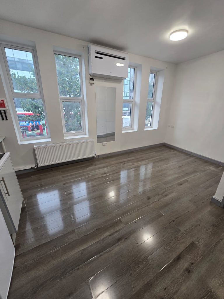 1 bedroom flat in 8A chapel rd Ilford London IG1 2AG